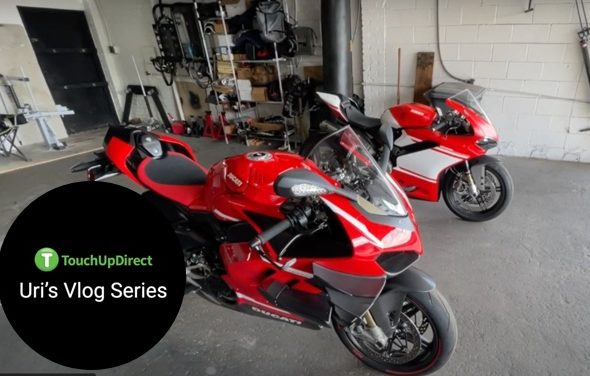 Ducati Superleggera V4 vs 1299 Superleggera parked in the garage