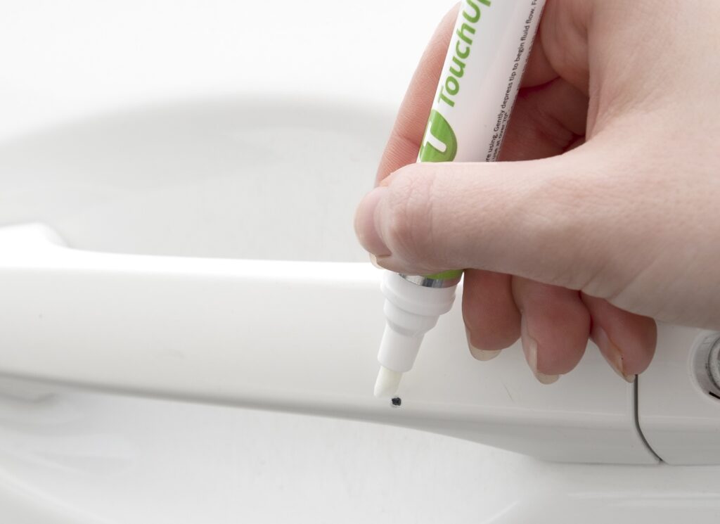 3 Tips for Choosing the Right Touch Up Paint for Your Car